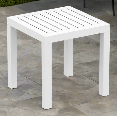 Senior Living - Outdoor Tables