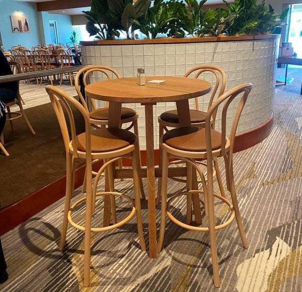 Pub: Hotel Settlers - Rockhampton | Nufurn Commercial Furniture 