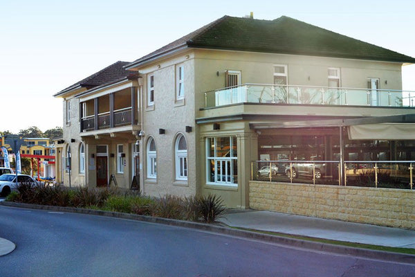 Pub Hotel: The Husky