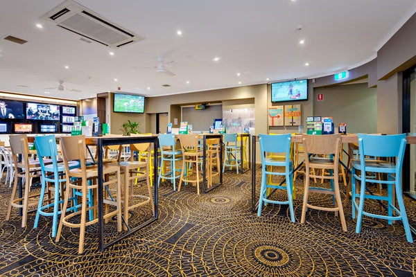 Pub Hotel: The Lakes Hotel