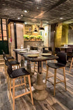 et al. Uni 386 Bar Stool